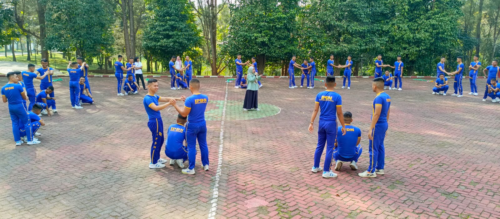 PROGRAM BIMBINGAN KELOMPOK BAGI SATUAN PRAJA UTAMA